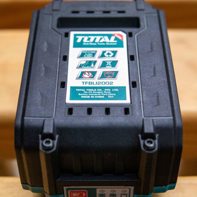 PIN TOTAL LITHIUMION 20V 4 AMPE TOTAL TFBLI2002 - HÀNG CHÍNH HÃNG