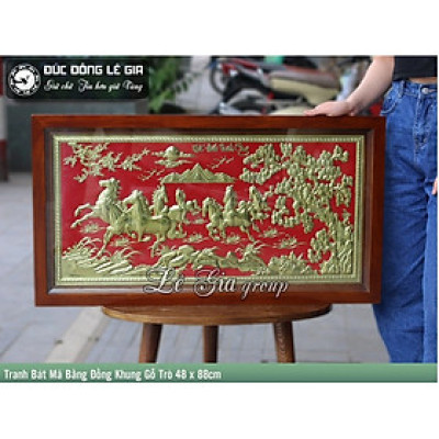 Tranh Bát Mã bằng đồng mạ tam khí khung gỗ trò 48 x 88cm