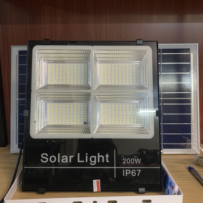 Đèn pha năng lượng mặt trời Solar light 4 khoang công suất 200W- Mẫu mới 2021 