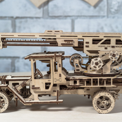 Mô Hình Gỗ Cơ Khí - UGEARS Fire Truck - Xe thang cứu hỏa, mô hình lắp ráp 3D, Chính Hãng Ugears, nhập khẩu nguyên bộ EU, Đồ chơi trí tuệ