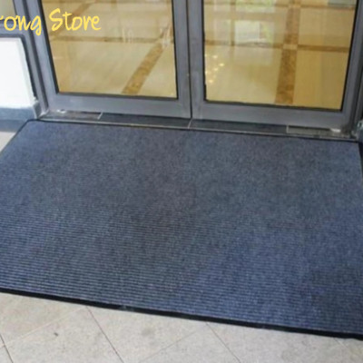 Thảm chùi chân đế chống trượt dạng sọc Stripmate Màu Xám đen / Xám đỏ - Nhiều Size ( Tặng Chổi Phất Bụi )