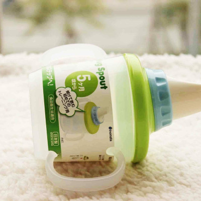 Cốc tập uống có vòi hút (trong suốt) nội địa Nhật Bản