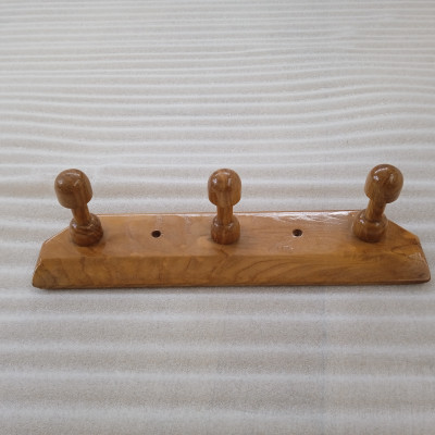 Giá treo quần áo gỗ N H home 3 móc gắn tường.