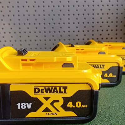 PIN CHO MÁY KHOAN 18V-4.0AH DEWALT DCB182- B1- HÀNG CHÍNH HÃNG