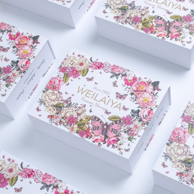 Set quà tặng cao cấp WEILAIYA: Combo Sữa tắm Hoa Trà và Tẩy tế bào chết body