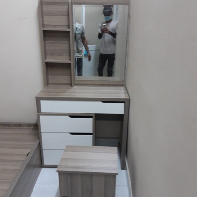 BÀN TRANG ĐIỂM 001