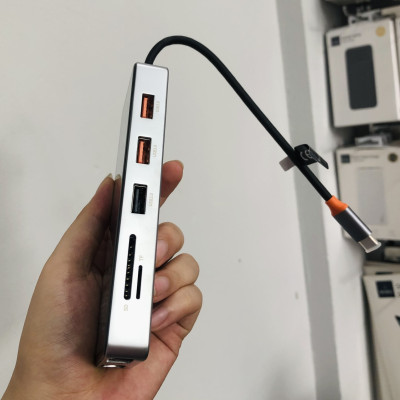 Hub Wiwu Cyber 12in1 USB-C CB012 kết nối nhiều thiết bị hơn với nhiều cổng, chất liệu nhôm và mặt nhựa trong suốt để lộ ra phần vi mạch bên trong- Hàng chính hãng
