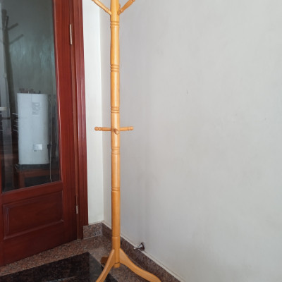 Cây treo quần áo N H home thân nhỏ màu tự nhiên 