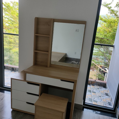 BÀN TRANG ĐIỂM 001