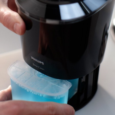 Bình nước rửa máy cạo râu Philips Cleaning cartridge JC302/52 - Hàng Nhập Khẩu