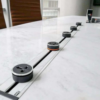 Ổ Cắm Điện Line8 UKS-1 - Body Màu Đen - Chuẩn Anh - Chính hãng