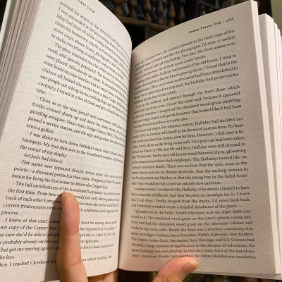 Sách - Ready Player One by Ernest Cline | Fantasy / Science Fiction in English / Ngoại văn Nhập khẩu