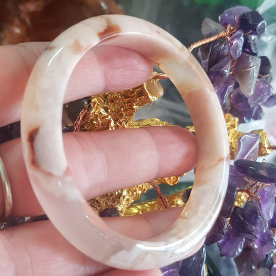 Vòng đeo tay Nữ Bản Hẹ Đá Mã Não Hoa Rau Câu Vòng tay Ni 53mm x Cao 10mm x dầy 7mm bóng đẹp Nữ 50kg - 53kg  đeo xinh màu hoa nhẹ nhàng rất xinh xắn ạ