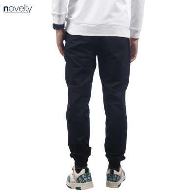 Quần jogger nam Novelty Regular fit trơn đen NQGMMDMT3R230543Q