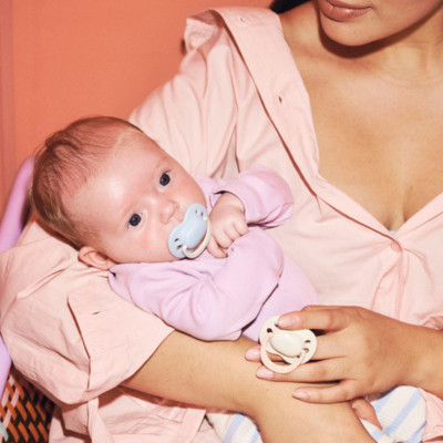 Ty Ngậm Sơ Sinh Newborn Cho Bé Tommee Tippee 0-2 Tháng (Vỉ Đôi) 