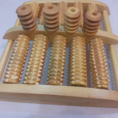 Con lăn mat xa chân bằng gỗ kích thước 28x 29 cm -Giúp thư giãn thoải mái