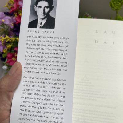 (Tái bản 2023) LÂU ĐÀI – Franz Kafka – Lê Chu Cầu dịch – Nhã Nam 