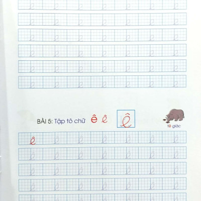 Khởi Đầu Học Viết: Tập Tô Chữ