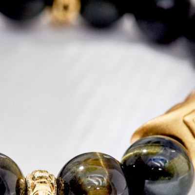 Vòng tay đá mắt hổ phối charm nén vàng - Ngọc Quý Gemstones