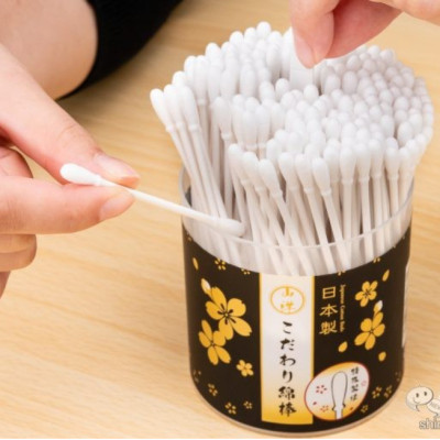 Hộp 180 tăm bông ngoáy tai kháng khuẩn Sanyo Nhật Bản, chất liệu đầu bông được làm bằng 100% cotton cao cấp mềm mại, không gây đau rát khi sử dụng