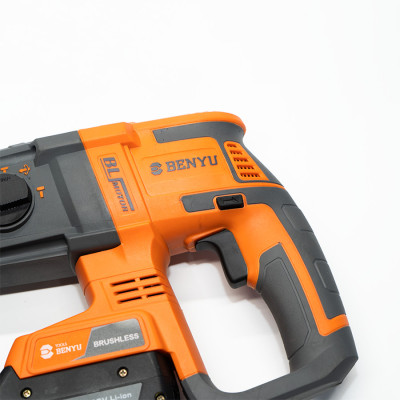 Máy Khoan Búa Dùng Pin Benyu DC2602/18V