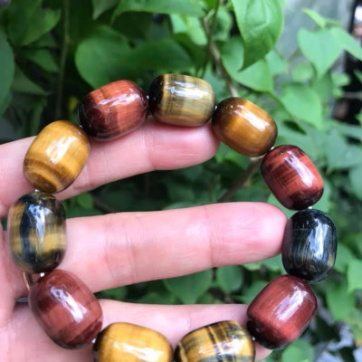 Vòng tay Nam Đá Thạch Anh Mắt Hổ SẮC MÀU LU BÓNG ĐẸP   Size hạt 13mmx Dài 18mm Hợp Nam Tất Cả Các Mệnh đeo đẹp sang ạ  100% đá thiên nhiên tốt ạ