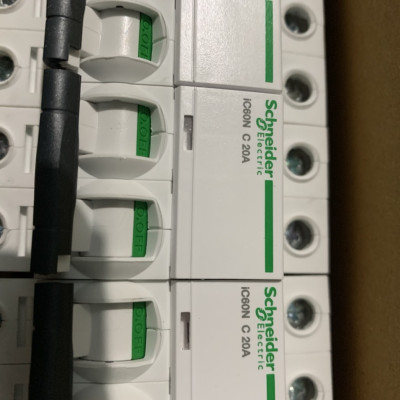 Aptomat MCB A9F74220 Schneider 2P 20A Chính hãng