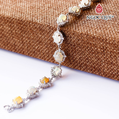 Vòng lắc bạc đính đá opal thiên nhiên - Ngọc Quý Gemstones