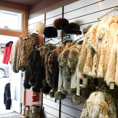 Tấm gỗ xẻ rãnh SMLIFE Slatwall