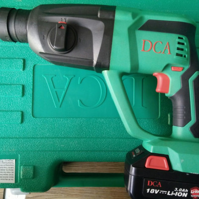 Máy khoan bê tông dùng pin DCA ADZC02-24E