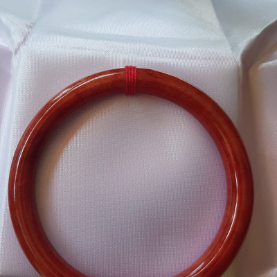 Vòng Tay Phong Thủy mới Đá Cẩm Thạch Đỏ Đẹp 60mm x cọng 8mm màu đỏ cam nhẹ đều đẹp nữ mệnh hỏa mệnh thổ 58kg - 70kg đeo hợp đẹp ạ