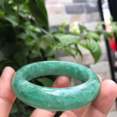 Vòng Tay Bản Hẹ Ni54 Mới Đẹp Đá Thạch Anh Xanh Tự Nhiên Màu Xanh Dâu Xanh Xanh Hy Vọng Size 54mm x bản cao 15mm Chuẩn Hợp Nữ mệnh Mộc Hỏa Thủy Nặng 53kg - 64kg đeo ạ