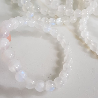 Vòng tay nữ moon trắng ánh xanh tự nhiên size hạt 8mm mới đẹp hợp nữ mệnh kim mệnh thuỷ đeo đẹp may mắn tốt sức khỏe công việc ạ