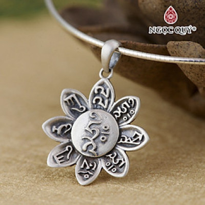 Charm treo hoa khắc chú bát nhã - Ngọc Quý Gemstones