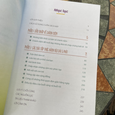 (Bìa mềm, in màu) CON TẬP ĐI CHAM MẸ TẬP BÌNH TĨNH – Stacy Spensley – Khánh Trang dịch - Thái Hà - NXB Lao Động