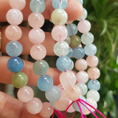  Vòng tay chuỗi đá Beryl tự nhiên đa sắc màu tươi sáng bóng mượt đẹp size hạt 9mm là sự phối hợp tông màu hồng ngọt ngào với xanh dương xanh nước biển đậm nữ đeo tay đẹp xinh tay may mắn tốt cho sức khỏe công việc tài lộc ạ