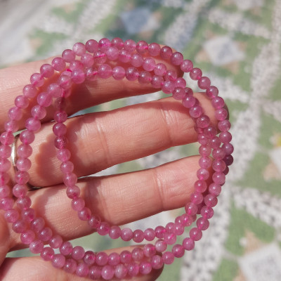 Vòng Tay Phong Thủy Đá Tourmaline hồng hồng xinh đẹp nhẹ nhàng quyến rũ  Size vòng 4mm đeo kiểu quấn tay 3 vòng rất xinh xắn  Chuẩn hợp nữ mệnh Hỏa và mệnh Thổ ạ