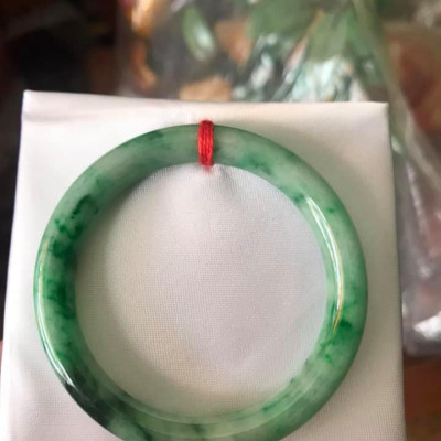 VÒNG VIP LÝ SƠN THUỶ SAO 48 dầy 7mm  ĐÁ CẨM THẠCH TỰ NHIÊN MÀU XANH BÔNG  MƯỢT LÊN TAY ĐEO RẤT SANG NỮ TAY NHỎ MẠNG MỘC HỎA 35KG ĐẾN 49KG ĐEO 