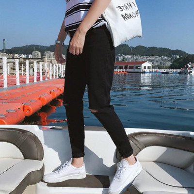 Quần Jean Đen Trơn Nam Rách Gối SZone