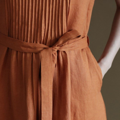 Đầm suông linen nữ cổ tròn kín đáo, đầm có túi chéo tiện lợi, kèm dây thắt eo xinh NH191 cam