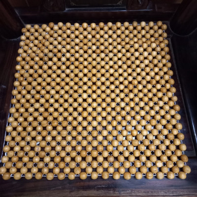 Tấm đệm lót ghế ôtô bằng hạt gỗ hương cao cấp 