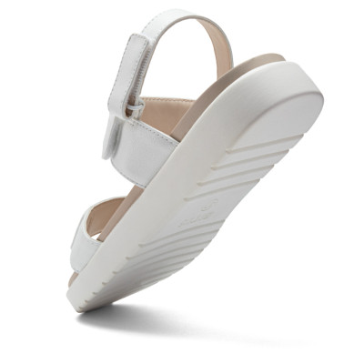 Sandal Biti
