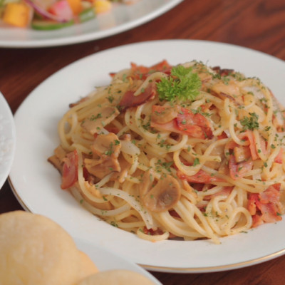 Combo 2 loại Mỳ Ý của Pulmuone (Mỳ ý sốt kem gà nấm và Mỳ Ý sốt thịt viên cà chua)