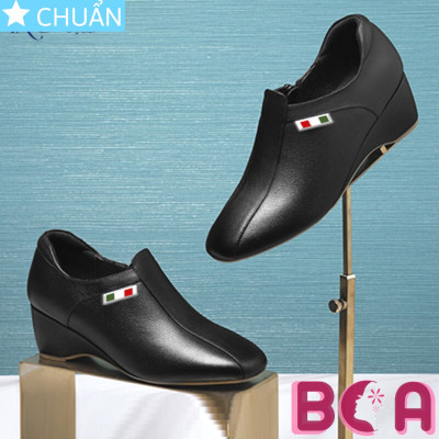 Bốt nữ đế xuồng 4p RO623 ROSATA tại BCASHOP mũi vuông sành điệu kết hợp huy hiệu thời trang cực đẹp nhé